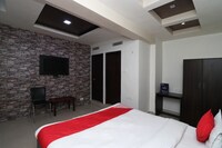 OYO Crystal Guest House