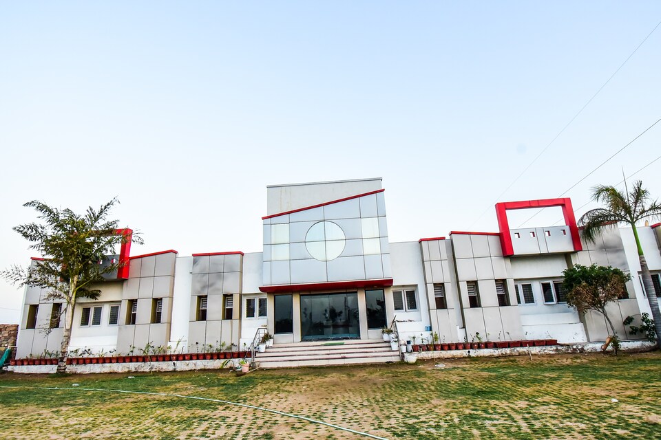 OYO 37320 Shree Arawali Palace, Pali Central, Pali