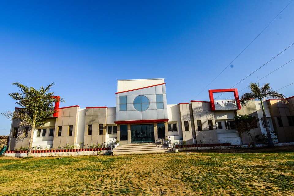 OYO 37320 Shree Arawali Palace, Pali Central, Pali