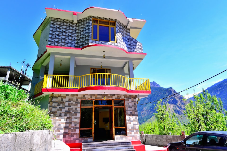 OYO 37326 Aa Hotels, Kanyal Road, Manali