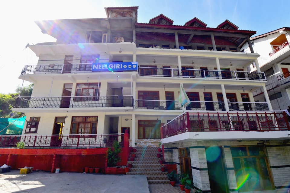 OYO 37336 Hotel Neelgiri, Old Manali Road, Manali