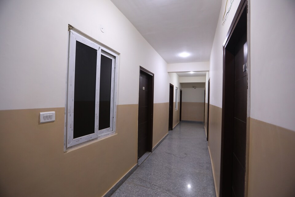 OYO 37345 Hotel Red Flag, Greater Noida, Noida