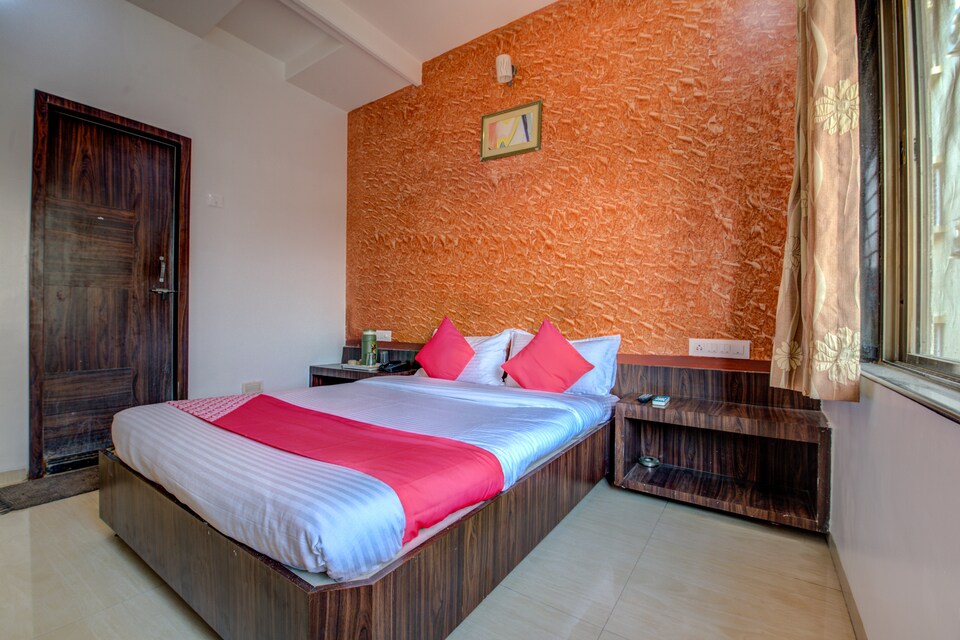 OYO 37347 Hotel Saichha, Temple Area Shirdi, Shirdi
