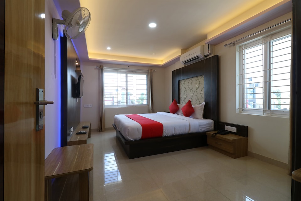 OYO 37349 Sai Palace, Peenya Bangalore-II, Bangalore