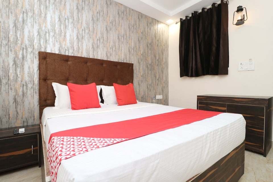 OYO 37351 Hotel  Krishna Royal, Golden Temple Road Amritsar, Amritsar