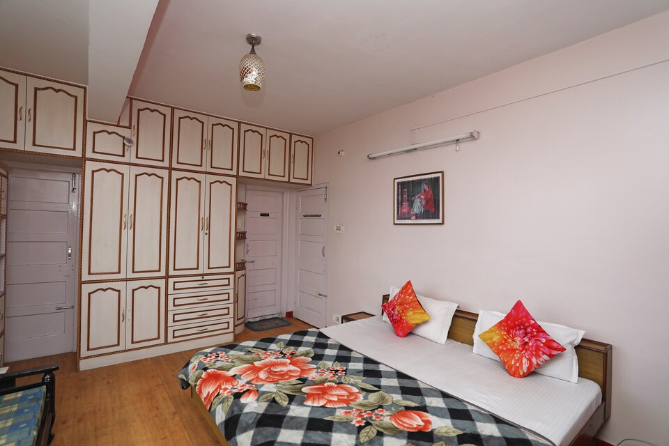 37352 निशात पर स्पॉट, The Mall Road-Shimla, शिमला