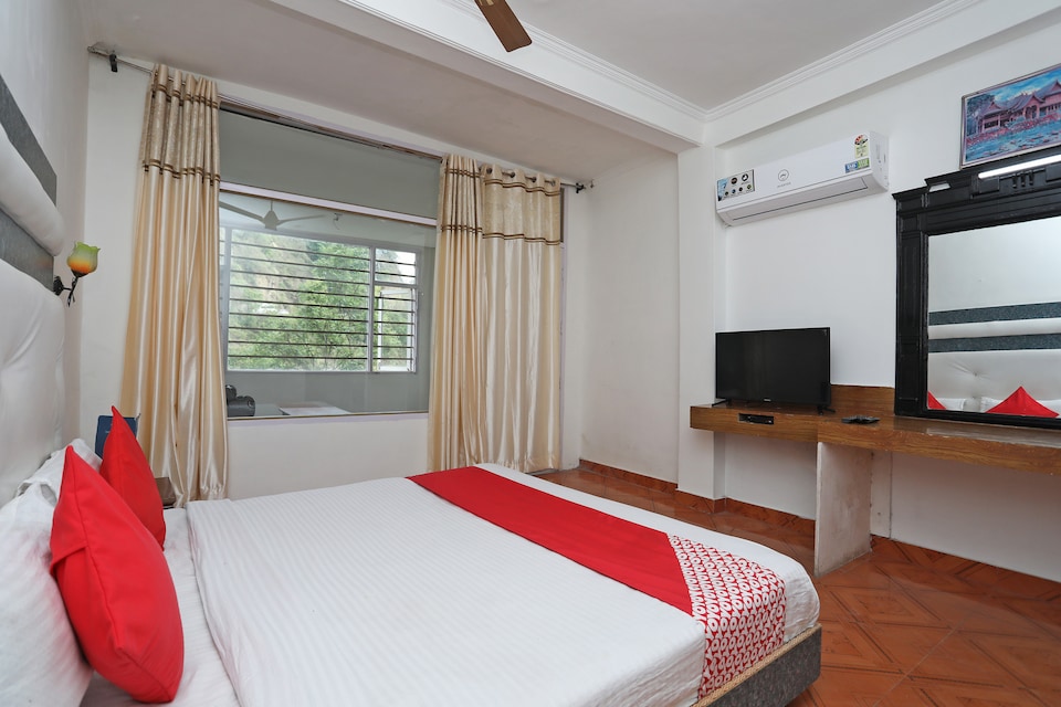 OYO 37365 Hotel River View, Solan, Solan