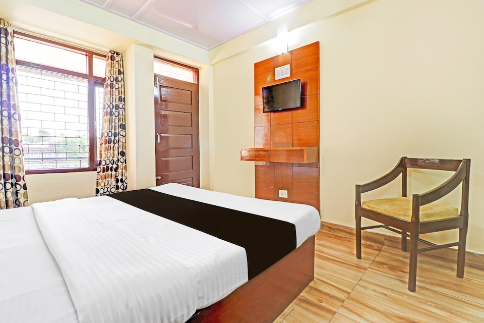 Super Collection O Pioneer, Mall Road Mussoorie, Mussoorie