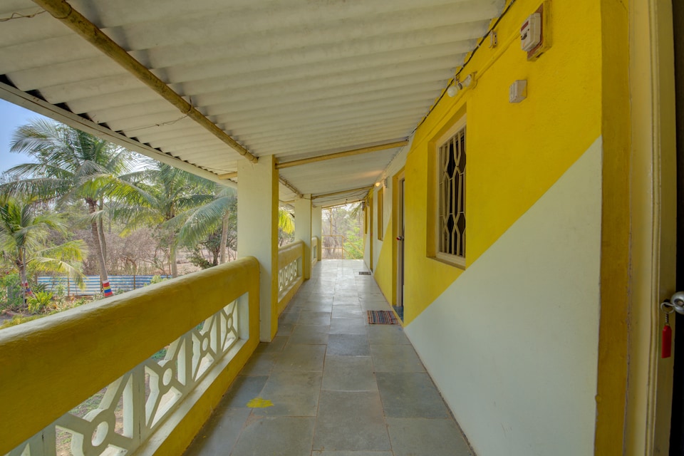 Hotel O Yellow House, Alibag- Kashid- murud, Alibag