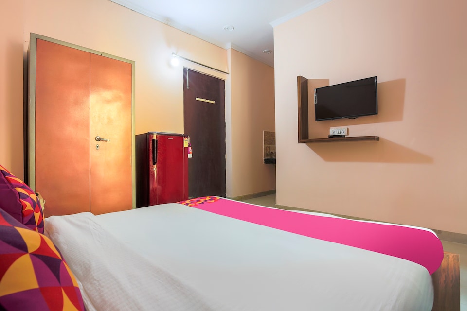 OYO 37369 Sr Homes, Medanta, Gurgaon