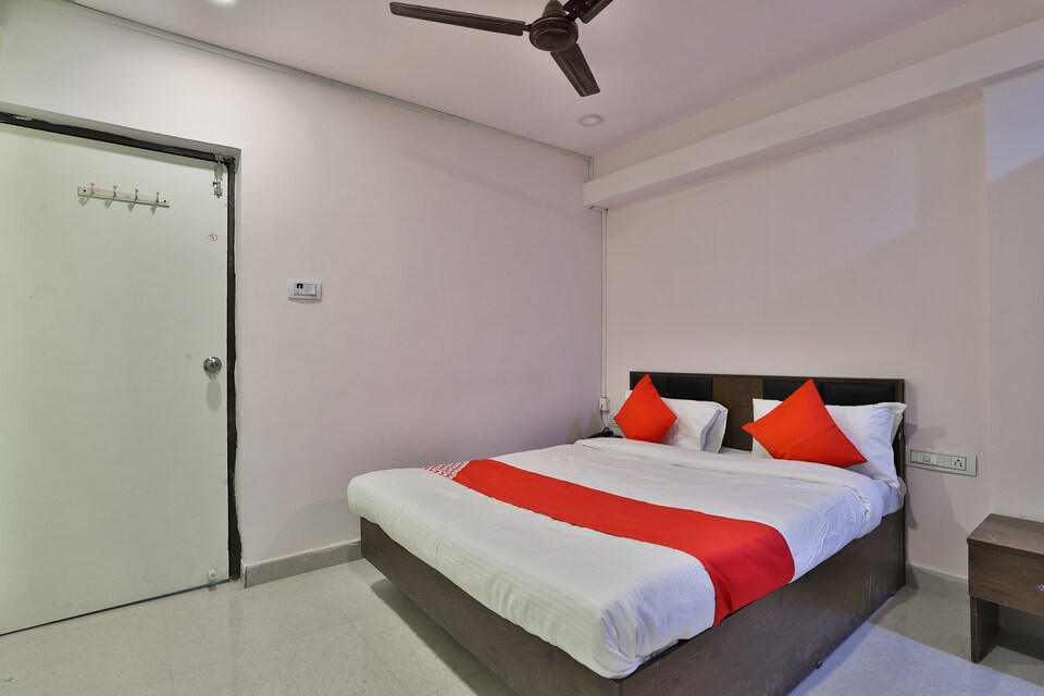 OYO 37398 Hotel Jalsa Palace, Ahmedabad Airport, Ahmedabad