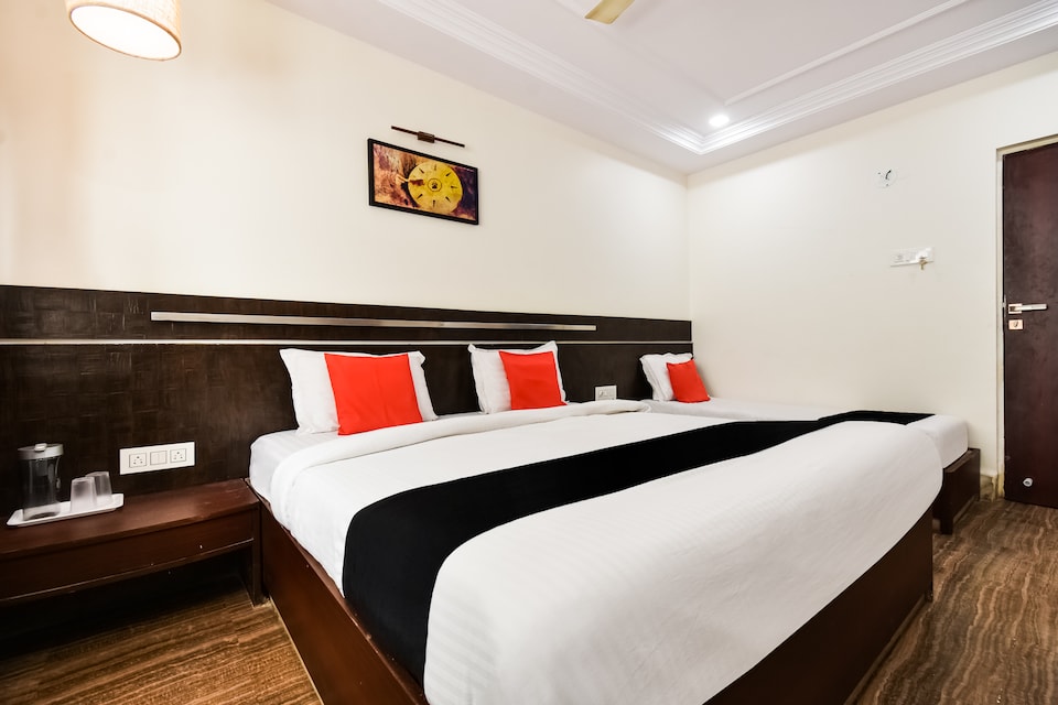 Collection O Hotel Shirdi Park Inn, Temple Area Shirdi, Shirdi