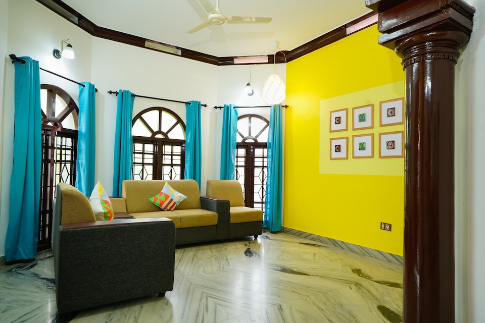 OYO 37407 Spacious Stay, Vytilla Kochi, Kochi