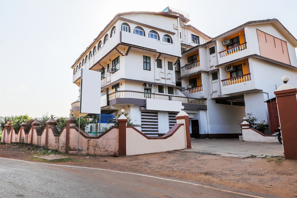 SPOT ON 37412 Hotel Priti International, Mapusa Goa, Goa