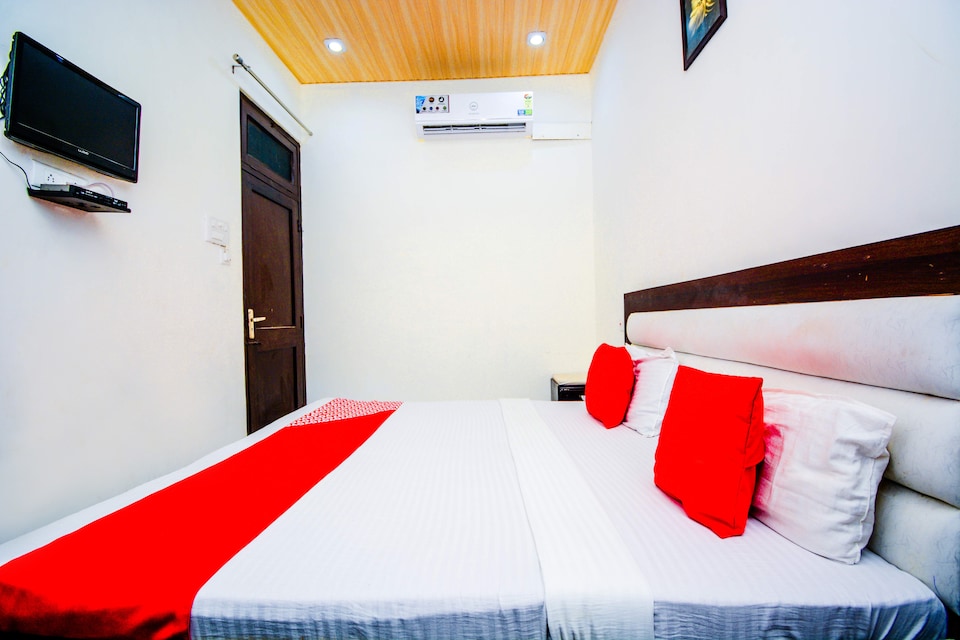 OYO 37417 Seven Heaven, Sirsa, Sirsa