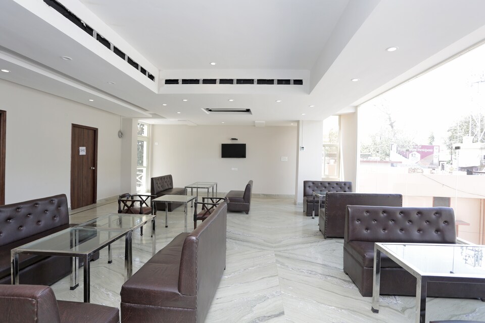 Capital O 37423 Golden Leaf, Chakrata Road Dehradun, Dehradun