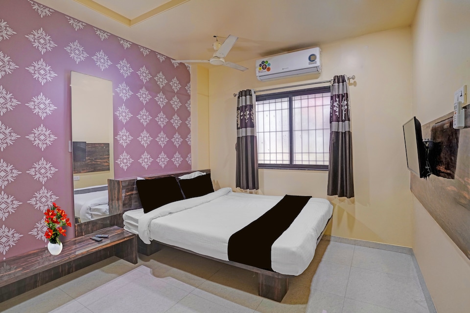 Super Collection O Tuljapur - Solapur Highway Formerly Royal Rooms, Solapur, Solapur