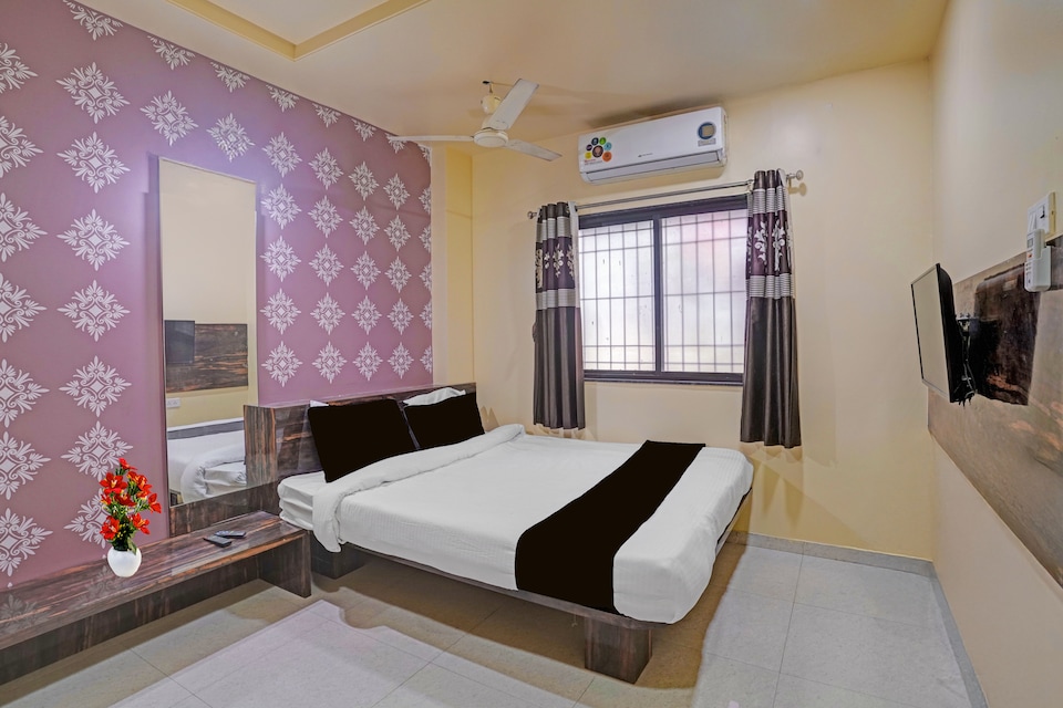 Super Collection O Tuljapur - Solapur Highway Formerly Royal Rooms, Solapur, Solapur