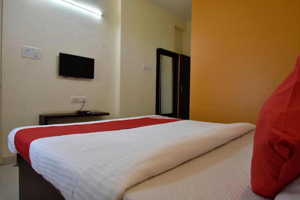 OYO 37431 Hotel Stardom, Chikhaldara, Amravati