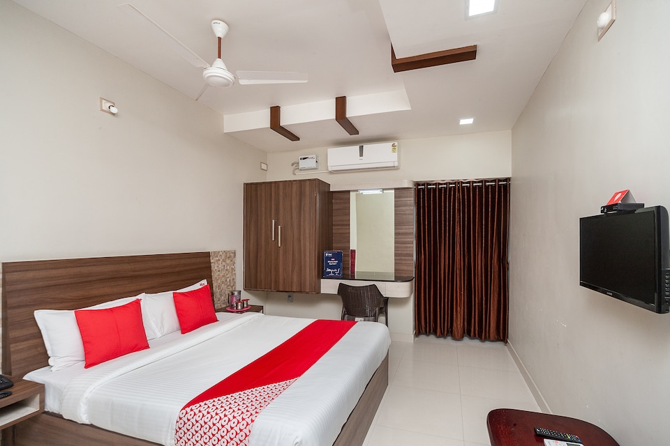 OYO 37437 Shri Annamalai Residency, Tiruchendur Temple, Tiruchendur