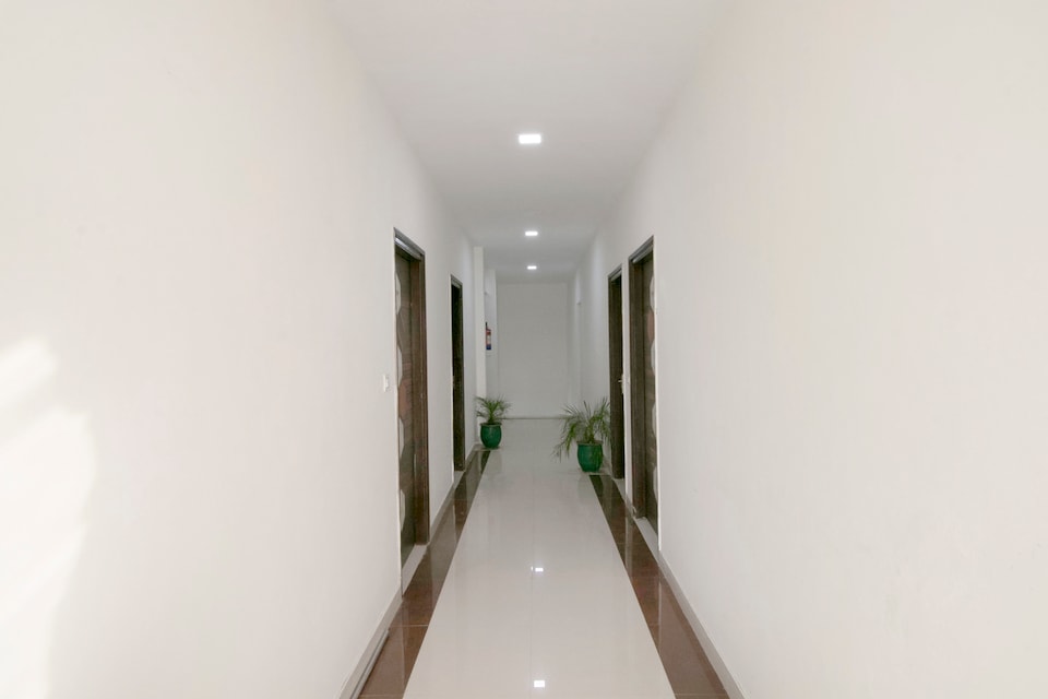 OYO Crown Resorts, Dera Bassi Chandigarh, Chandigarh