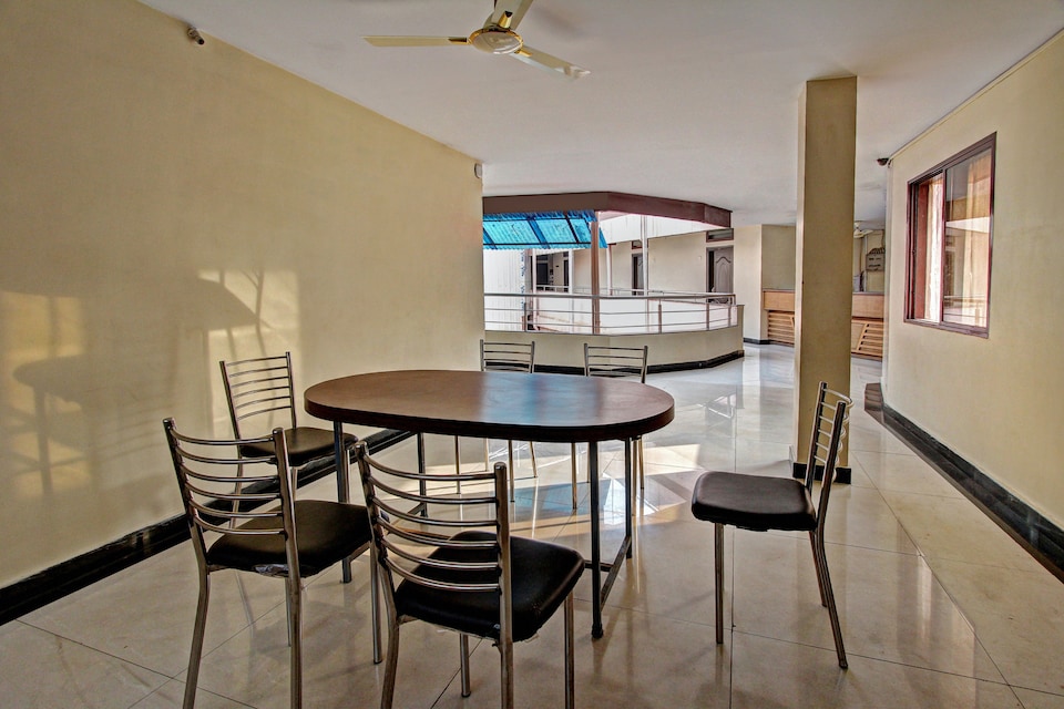 OYO 37461 Bharati Lodge, Hubli, Hubli-Dharwad