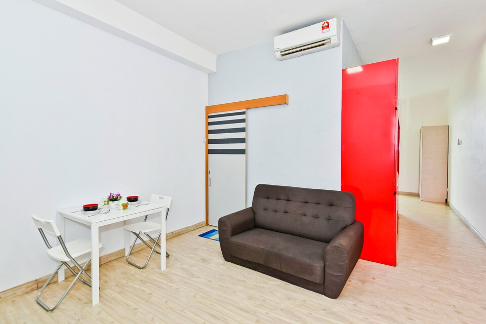 OYO Home 1060 Studio Empire City Halo Sunday, Damansara Perdana, Petaling Jaya