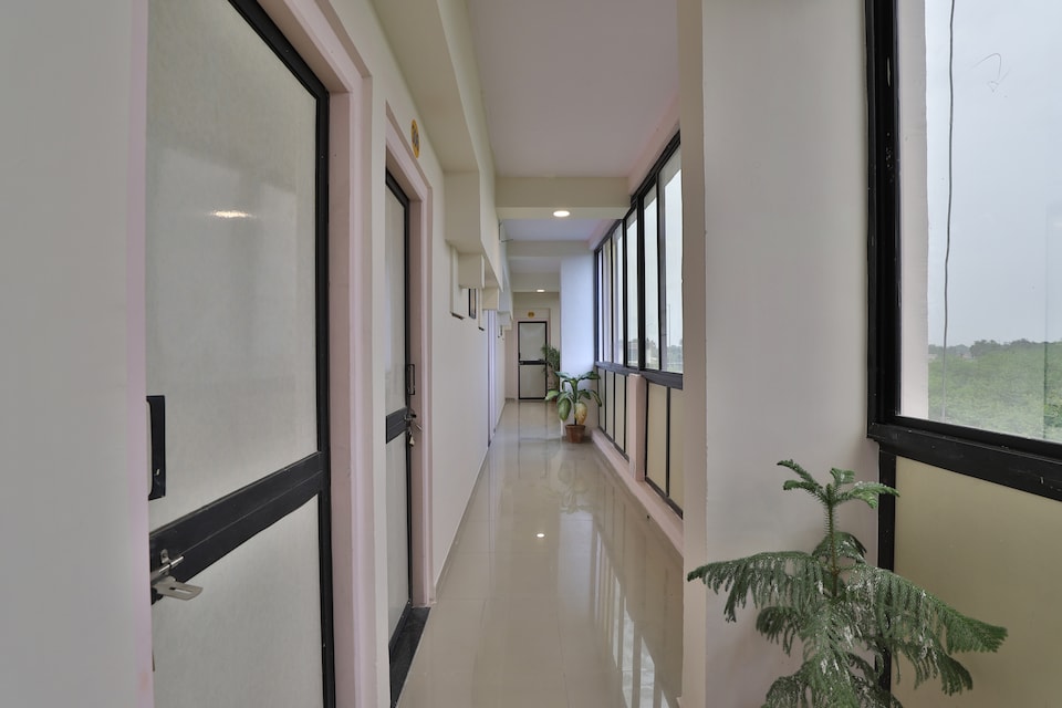 Hotel O D K Guest House, Gnaesh Chokdi, Anand