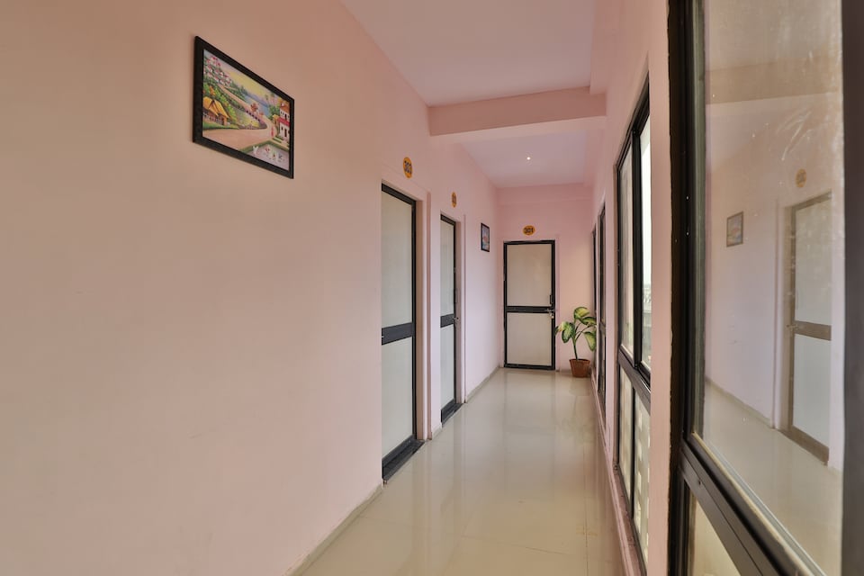 Hotel O D K Guest House, Gnaesh Chokdi, Anand
