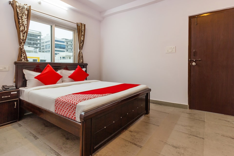 OYO 37495 Sunshine Hospitality Services, Gachibowli, Hyderabad