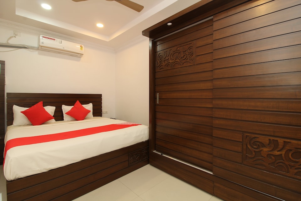 OYO Saba Service Apartments Near Charminar, Abids-Nampally, Hyderabad