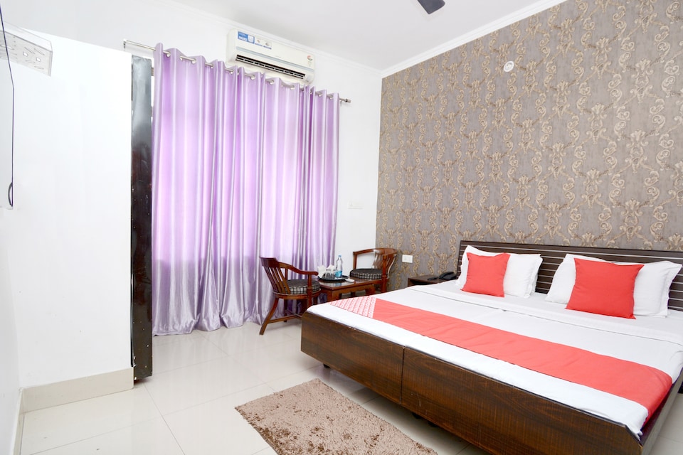 OYO 37501 The Brighton Hotel, Paonta Sahib, Paonta-Sahib