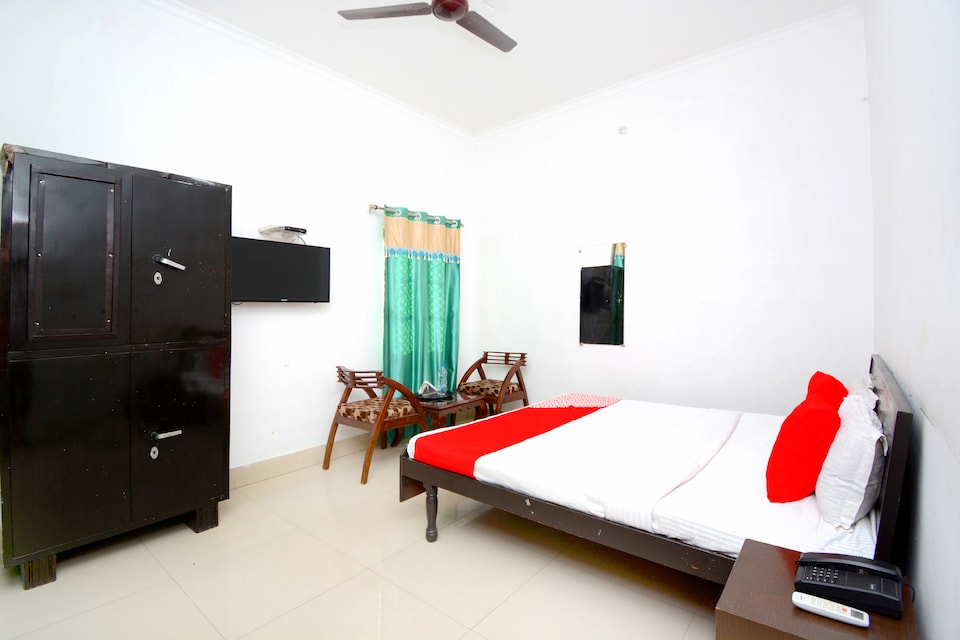 OYO 37501 The Brighton Hotel, Paonta Sahib, Paonta-Sahib