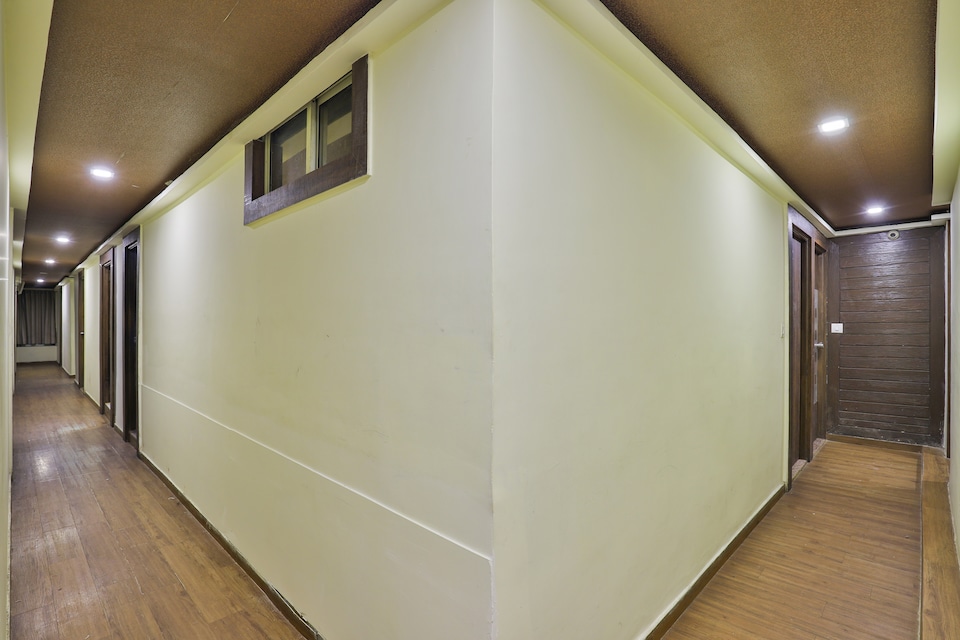 Hotel O Sri Balaji Residency, SG Highway Ahmedabad, Ahmedabad