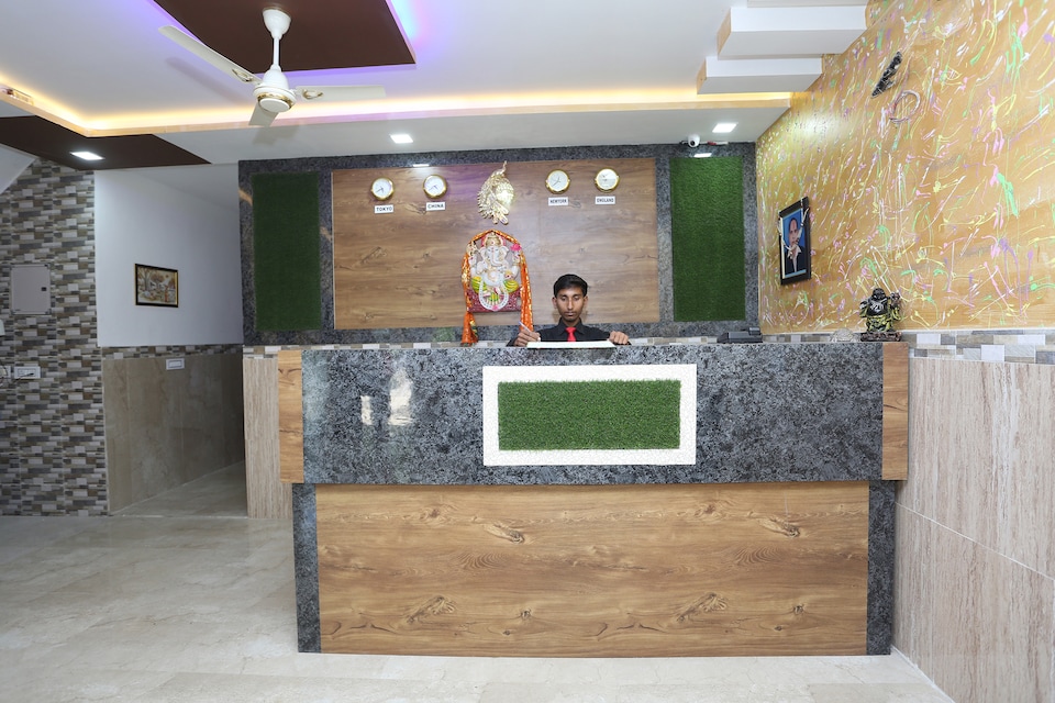 OYO 37540 Hotel Govind Grand, Fatehabad Road, Agra