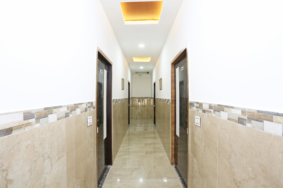 OYO 37540 Hotel Govind Grand, Fatehabad Road, Agra