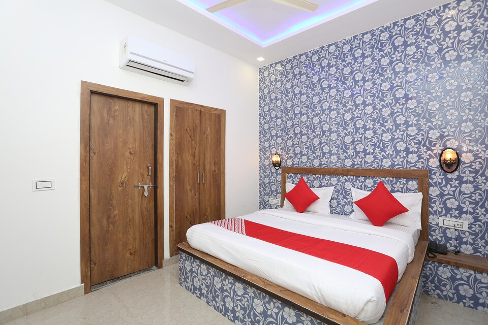 OYO 37540 Hotel Govind Grand, Fatehabad Road, Agra