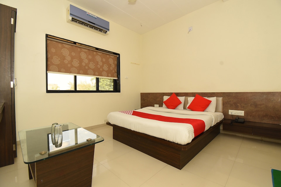 OYO 37541 Shree Moon Palace, Pali Central, Pali