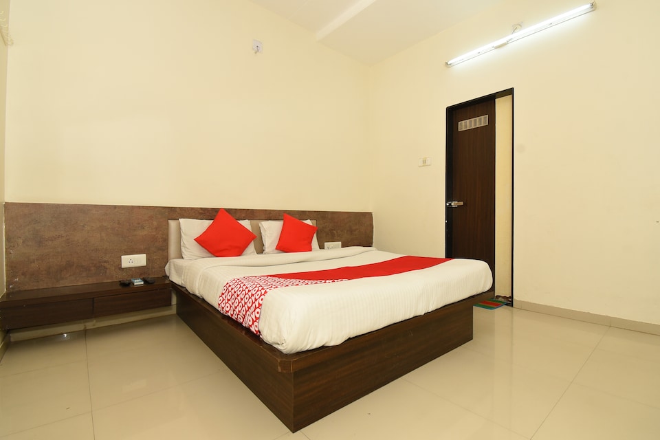 OYO 37541 Shree Moon Palace, Pali Central, Pali