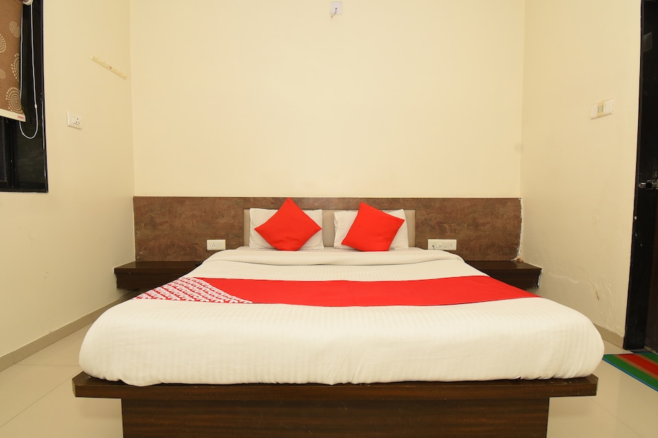 OYO 37541 Shree Moon Palace, Pali Central, Pali