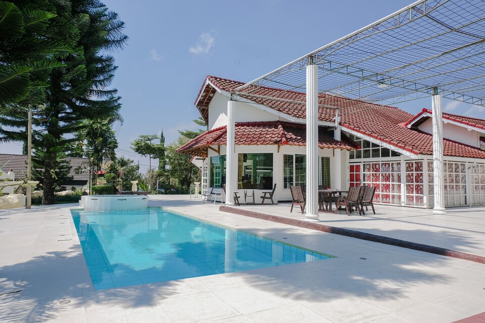 Capital O 802 Omah Londo Hotel & Resort, Batu, Batu