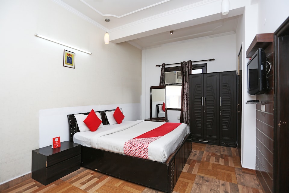 OYO City View Brothers Near Kingdom Of Dreams, Cyber City, Gurgaon