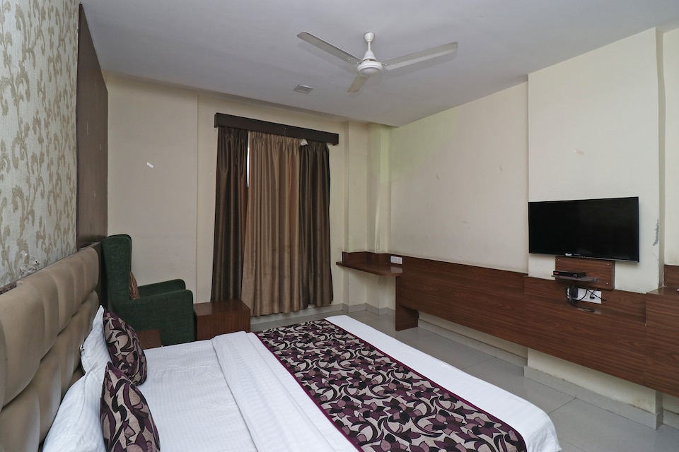 OYO The President Hotel Rania, Rania Kanpur, कानपुर