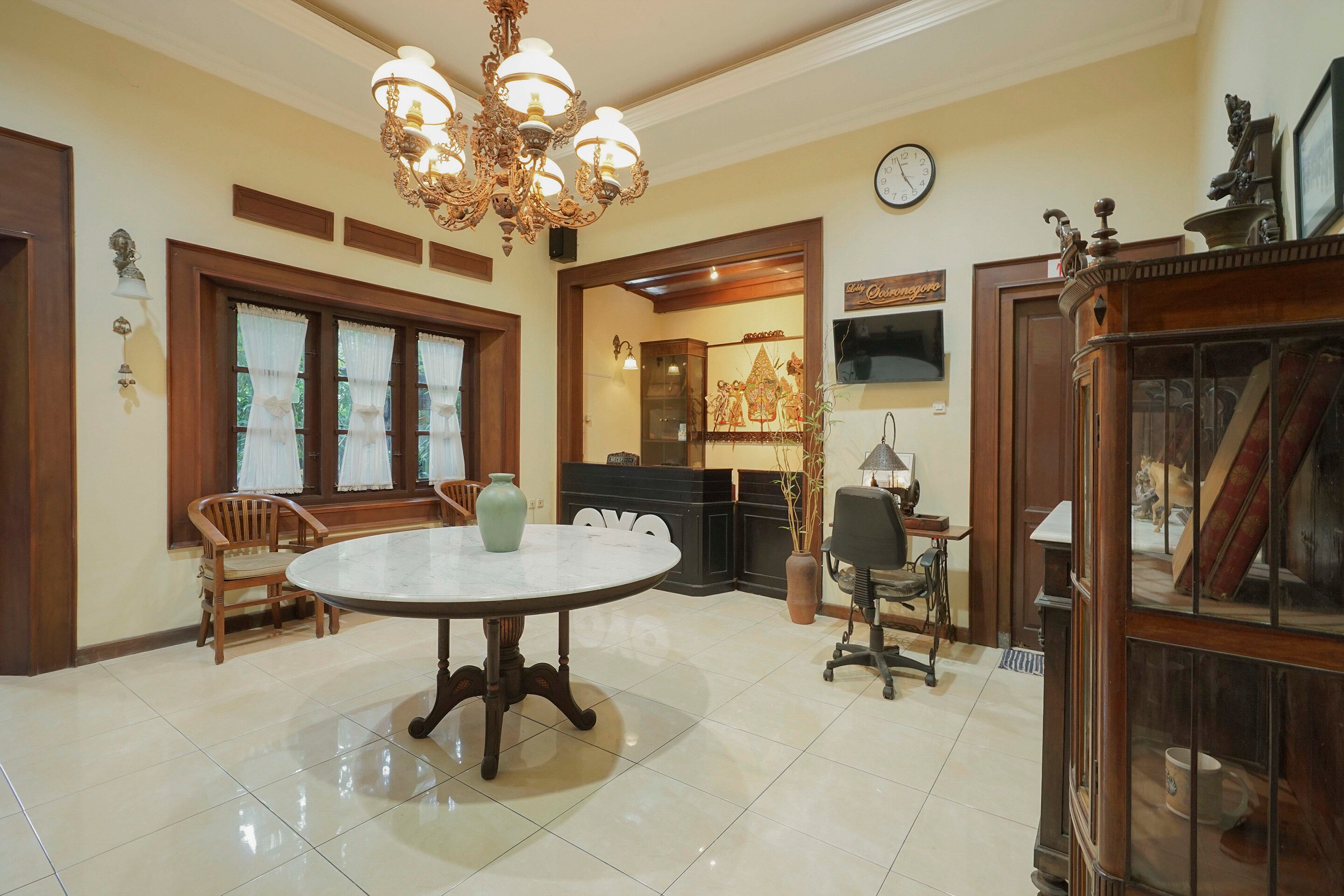 Discount  90  Off  Ndalem Maharani Guest House Standard Indonesia