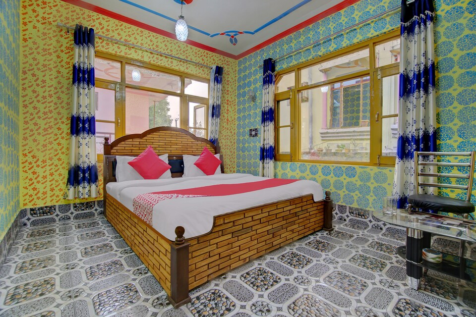 OYO 37553 Road Star GH, Dalgate Srinagar, Srinagar