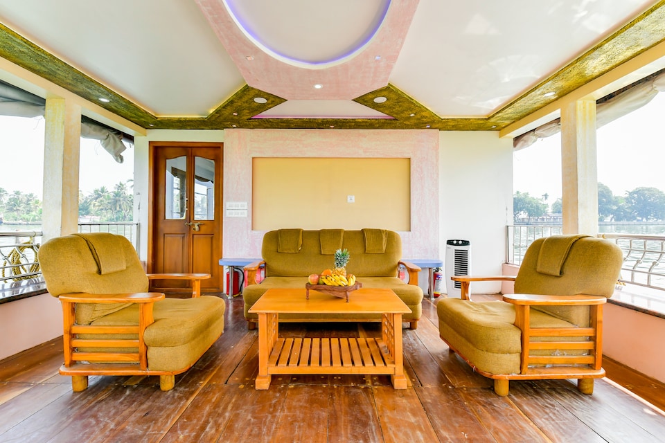 OYO 37554 Eco Diamond Houseboat, AC Road Alappuzha, Alappuzha