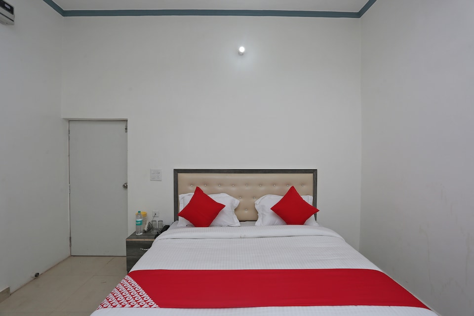 OYO Bg House, Airport Delhi, Delhi Transit