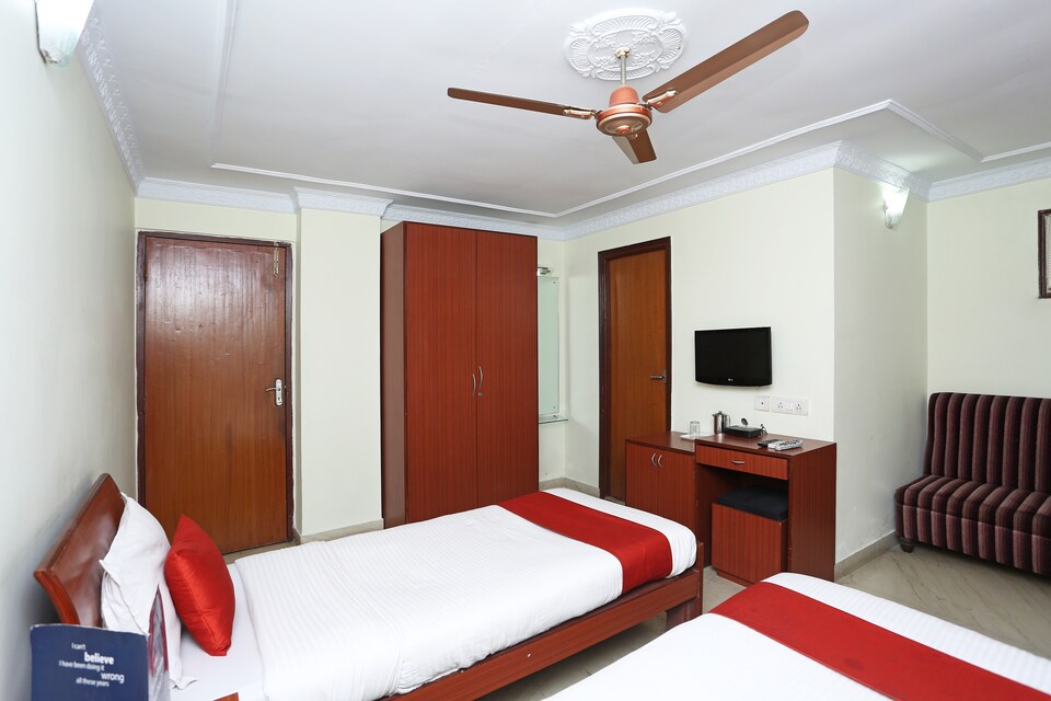 OYO 3653 Second House, Gariahat Kolkata, Kolkata