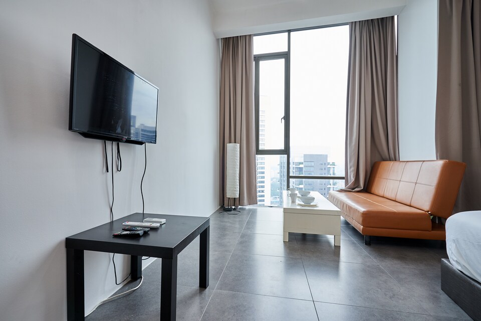 OYO Home 1070 Extraordinary 1BR Empire Damansara Soho, Damansara Perdana, Petaling Jaya