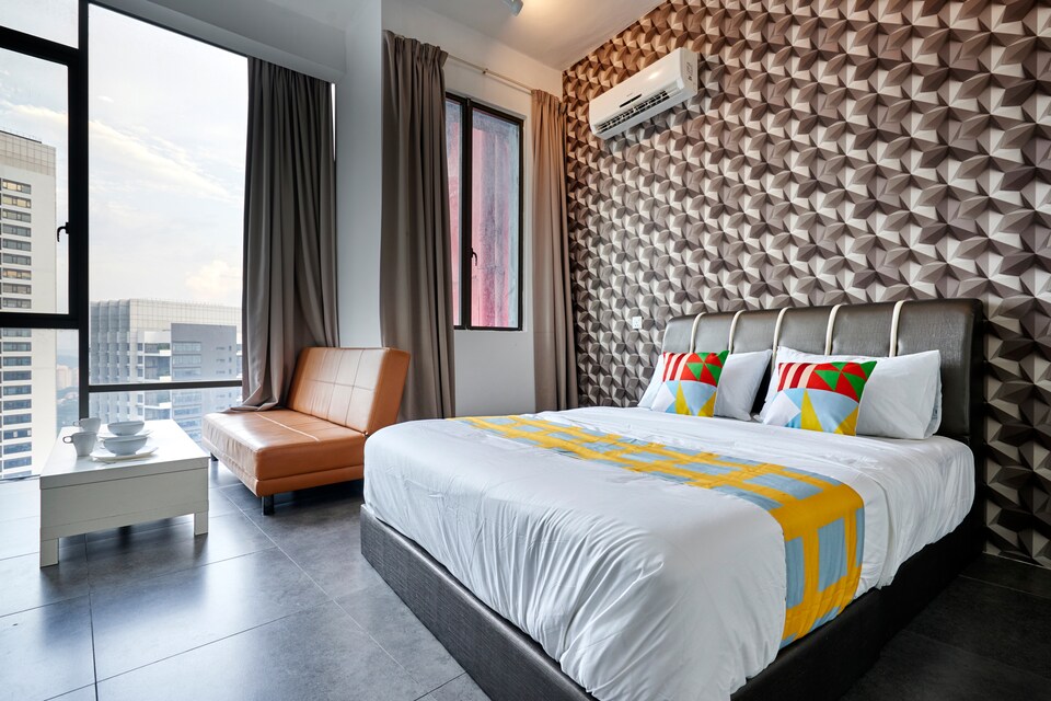 OYO Home 1070 Extraordinary 1BR Empire Damansara Soho, Damansara Perdana, Petaling Jaya